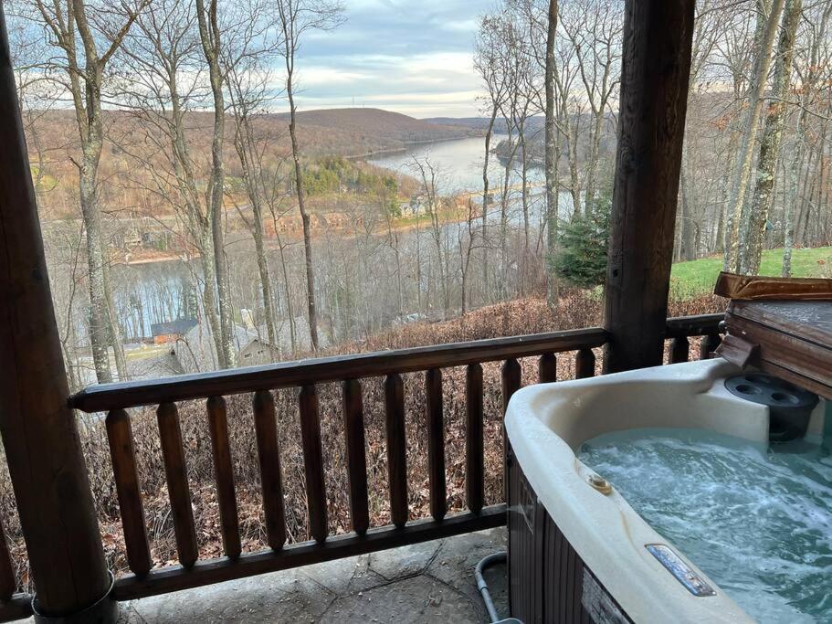 マクヘンリー Bella Vista! Amazing Lake Views, Hot Tub, Peleton!ヴィラ エクステリア 写真